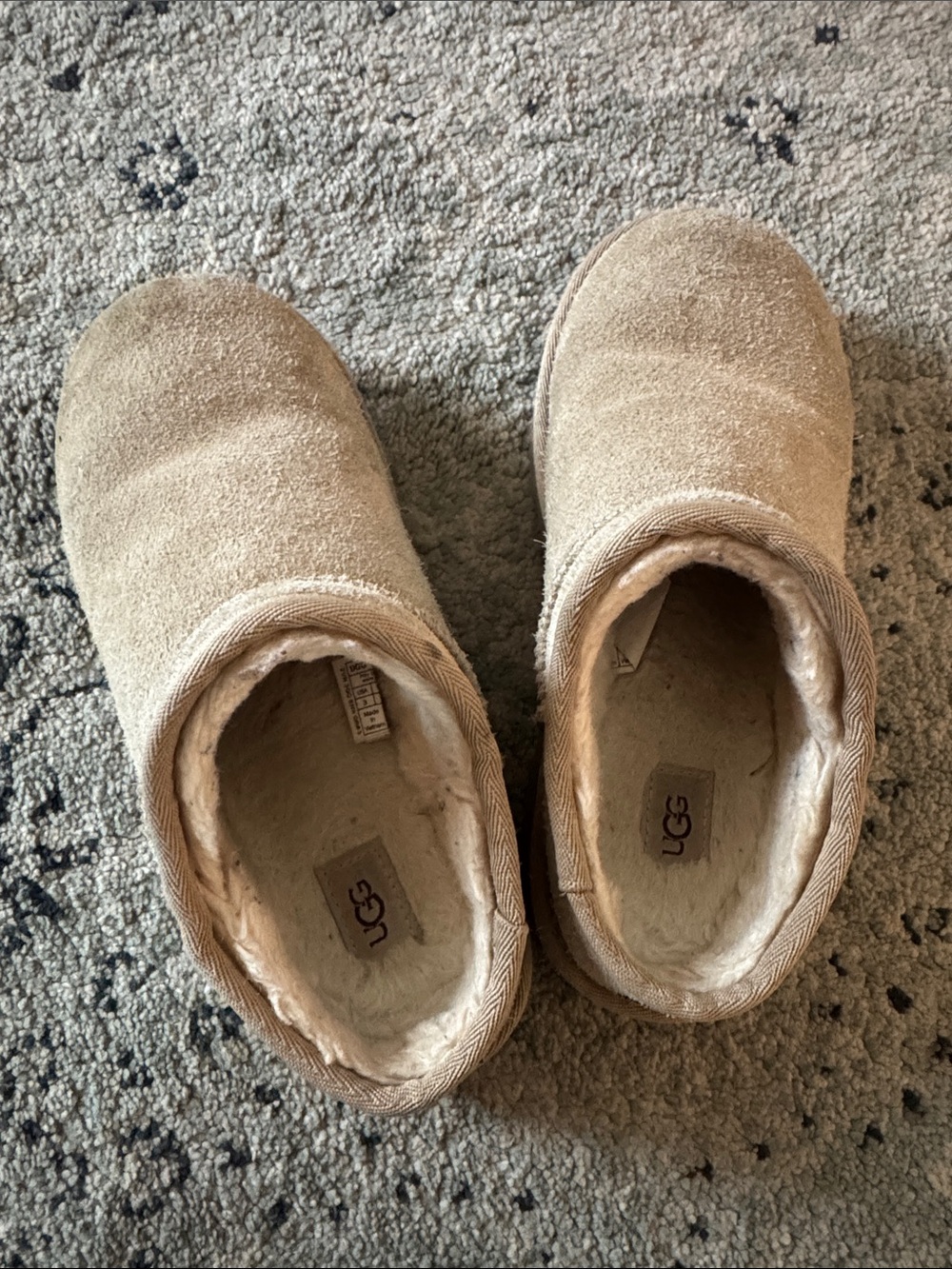 UGG Kids Sand/tan Sheepskin-Lined shoes/ slippers